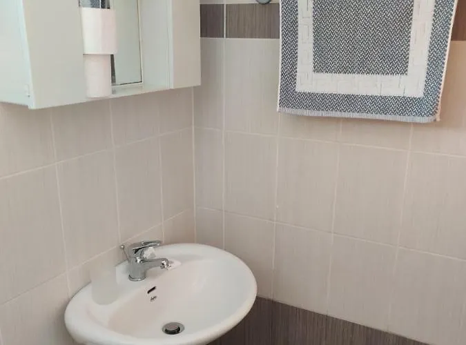 Blue Sky Aparts Apart Otel Livadia (Tilos)